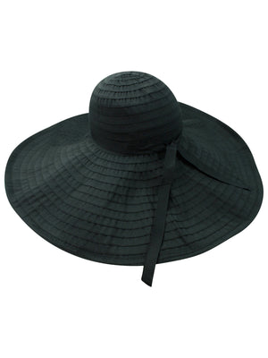 Flexible Floppy Hat With Oversized Brim